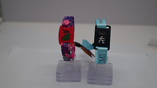 接觸式滴膠卡與磁條卡相比較有什么顯著的優(yōu)勢 接觸式滴膠卡與磁條卡相比較有什么顯著的優(yōu)勢