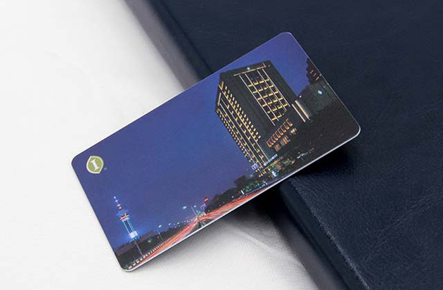 “芯時(shí)代”為百姓持金融IC卡帶來安全便捷 “芯時(shí)代”為百姓持金融IC卡帶來安全便捷